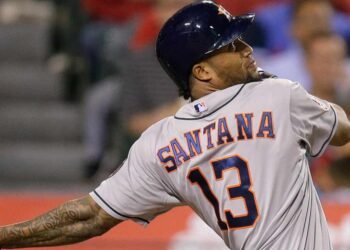 Dominicano Domingo Santana ratifica liderazgo bateo en Japón