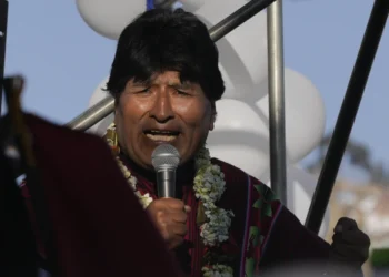 Evo Morales desafía a la justicia y se atrinchera en su feudo cocalero