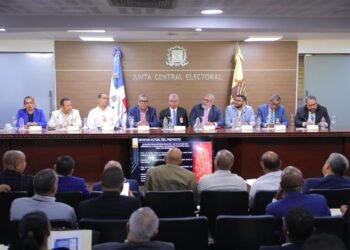 La Junta Central Electoral (JCE) presenta proyecto para la renovación de la cédula de identidad y electoral