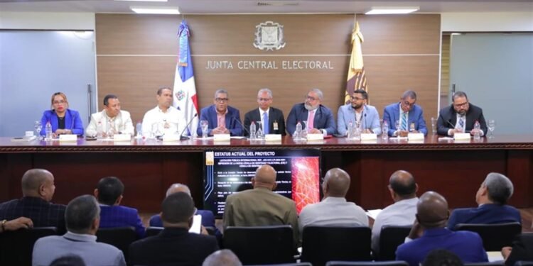 La Junta Central Electoral (JCE) presenta proyecto para la renovación de la cédula de identidad y electoral