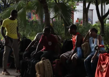 Miles de migrantes venezolanos arman una caravana hacia EE.UU. en el sur de México
