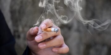 La OMS sugiere prohibir el tabaco entre los jóvenes