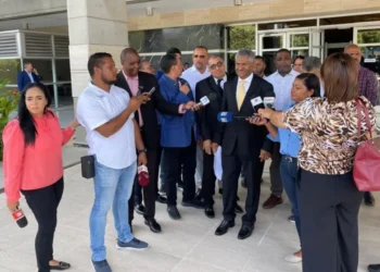 Dueños de bancas de loterías denuncian más de 1,600 bancas ilegales son propiedad de un diputado y un senador