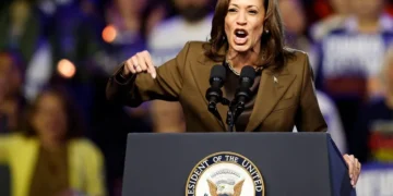 Los fans de Taylor Swift lanzan una campaña de apoyo a Kamala Harris durante su gira