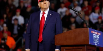 Trump pide disponer de aviones y vehículos militares por las amenazas contra su vida