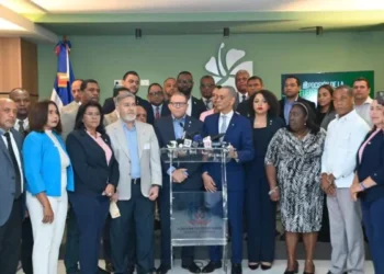 Diputados de la Fuerza del Pueblo acusan al gobierno de entreguista al intentar ceder espacio marítimo a Países Bajos