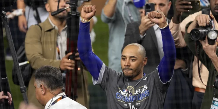 Zapatillas de Freeman y guantes de Betts al Salón de la Fama del béisbol