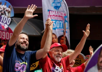 Lula vota en las elecciones municipales con un alegato contra la desinformación