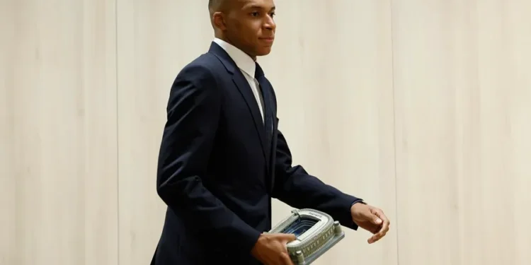 La Liga francesa da la razón a Mbappé y ordena al PSG pagar los 55 millones que le reclama