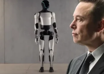Elon Musk predice la fecha en la que todos los hogares tendrán un robot humanoide