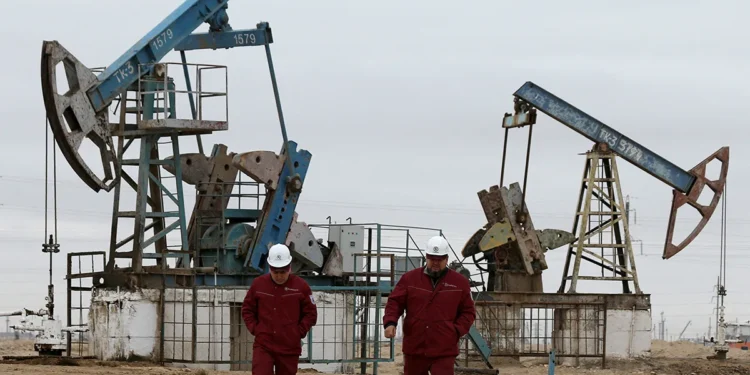 La subida del crudo por la tensión en Oriente Próximo reanima el temor a la inflación