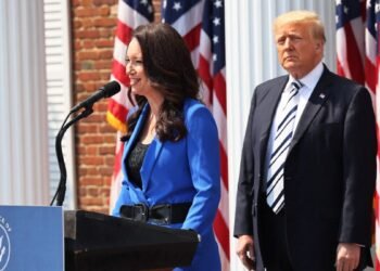 Trump completa altos cargos de su gabinete con selección de secretaria de Agricultura