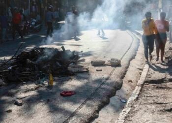 Policía haitiana mató 28 pandilleros y la población hastiada los quemó