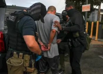 ¿Realmente podría Trump deportar a un millón de migrantes indocumentados tal y como propone?