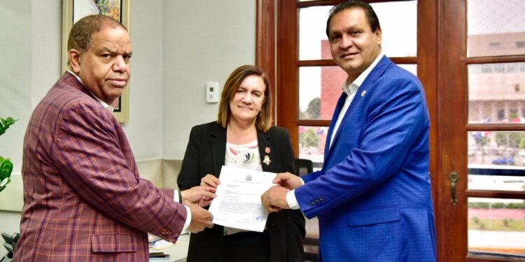 Diputados piden interpelación a Bartolomé Pujals director de la OGTIC