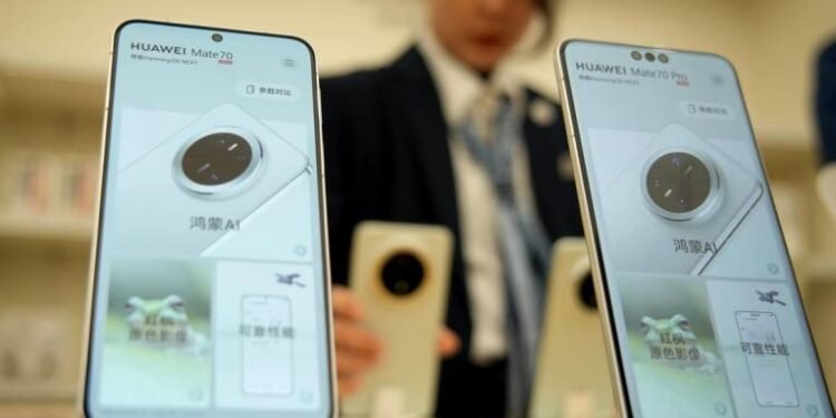 Huawei lanza su primer teléfono con sistema operativo de desarrollo propio