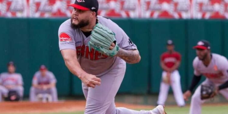 Escogido blanquea a los Gigantes y gana cuarto en línea