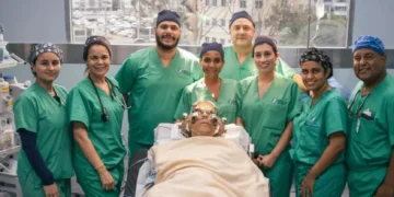 «Estoy empezando a vivir de nuevo”, dice primer paciente intervenido de Parkinson en el HOMS de Santiago