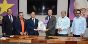 Delegación de Vietnam en visita al PLD