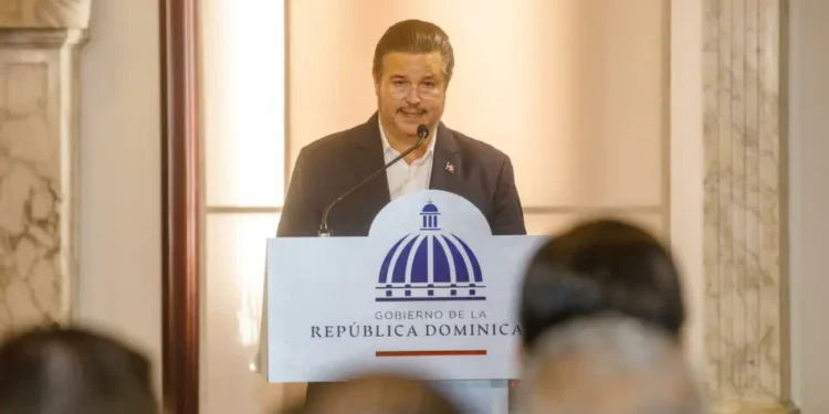 Gobierno dice se ahorra 60 mil millones de pesos tras reducir la burocracia