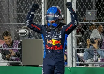 Verstappen se proclama tetracampeón del mundo de Fórmula Uno en Las Vegas, donde triunfa Russell