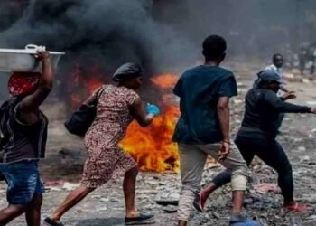 Haitianos huyen por ola de violencia desatan bandas