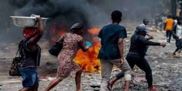 Haitianos huyen por ola de violencia desatan bandas