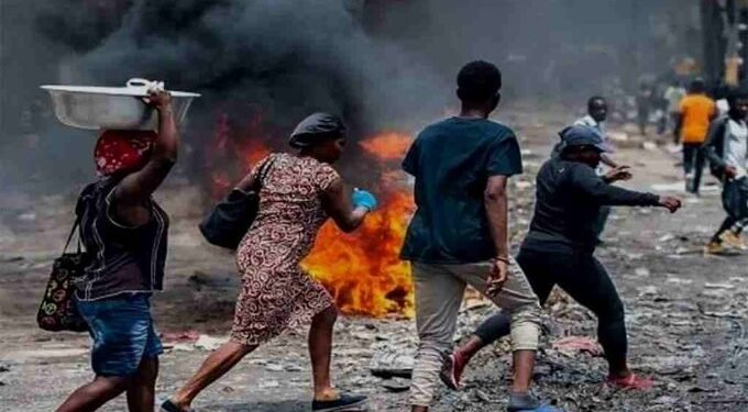 Haitianos huyen por ola de violencia desatan bandas