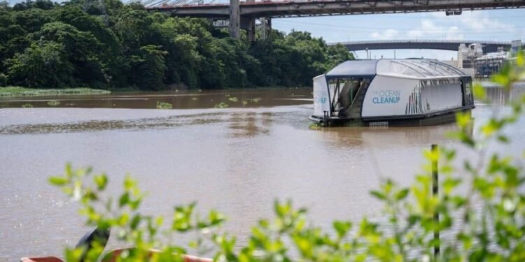 Comunitarios califican como engaño al Interceptor 004 instalado en el río Ozama