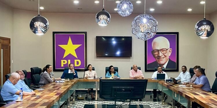 El PLD en los preparativos de la clausura de su X Congreso Ordinario Reinaldo Pared Pérez