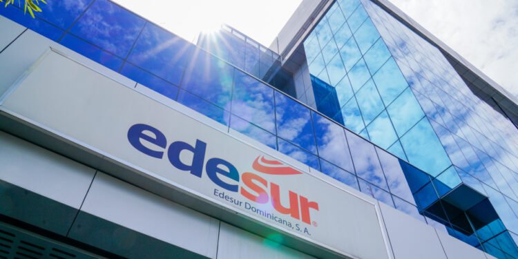 Usuarios denuncian irregularidad de Edesur y burlas