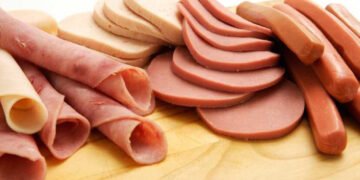 Comerciantes avisan industrias cárnicas aplican el 18% ITBIS a los jamones y otros embutidos