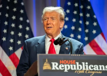 Trump pone a prueba la lealtad de los republicanos con polémicas apuestas para su gabinete