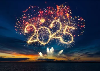 ¿Cuál es el primer país del mundo en celebrar el Año Nuevo y cuál es el último?