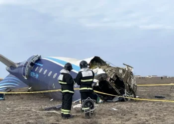 Fuentes del Gobierno azerbaiyano afirman que el avión de AZAL fue alcanzado por un misil ruso