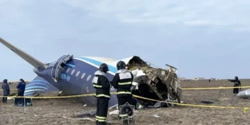 Fuentes del Gobierno azerbaiyano afirman que el avión de AZAL fue alcanzado por un misil ruso