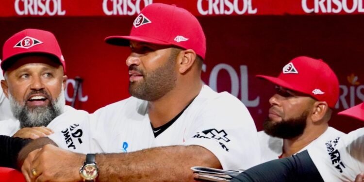 De campeonables a la debacle: el colapso histórico de los Leones del Escogido