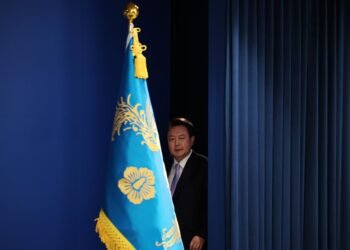 Quién es Yoon Suk-yeol, el impopular presidente de Corea del Sur