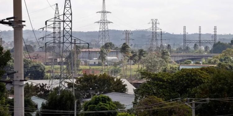 Cuba quedó nuevamente a oscuras tras el colapso de la red eléctrica nacional