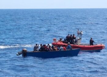 En tres yolas diferentes, 108 dominicanos intentaron llegar a Puerto Rico