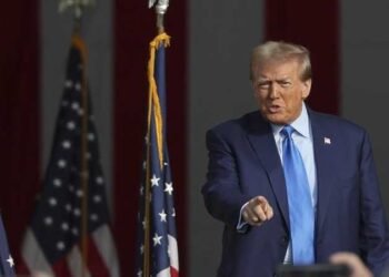 Trump: El debate sobre baños trans «ha destrozado» EE.UU.