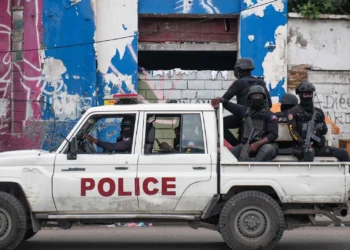 Policía de Haití golpea a pandilla en su bastión y recupera diveras áreas