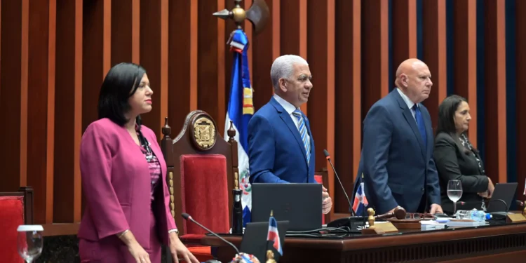 Senadores aprueban emisión y colocación de valores de deuda pública por más de RD$350 mil millones