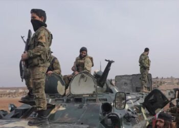 Tropas rusas se retiran de Homs y Damasco protegidas por la coalición que derrocó Al Asad