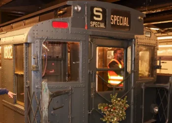 Metro de Nueva York viaja al pasado en sus vagones de 1930