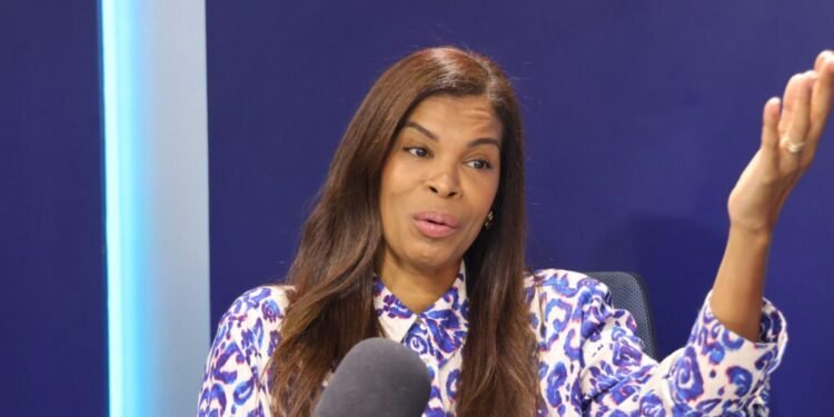 Estudio revela que en 2024 el 64 % de los dominicanos ve el costo de la vida peor que en 2023 