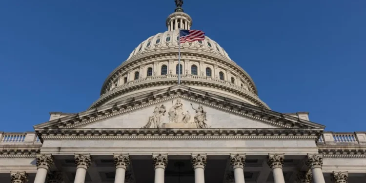 Los republicanos no logran aprobar su prórroga de los presupuestos en la Cámara Baja de EE.UU.