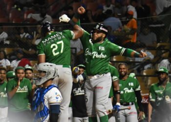 Las Estrellas Orientales ganan segundo al hilo y los Leones del Escogido superan a las Águilas Cibaeñas.