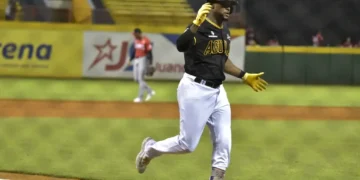 Águilas le ganan al Escogido, Canario pega jonrón y pitcheo silenció bates de los Leones