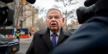 Bob Menéndez es sentenciado a 11 años de cárcel por cargos de corrupción